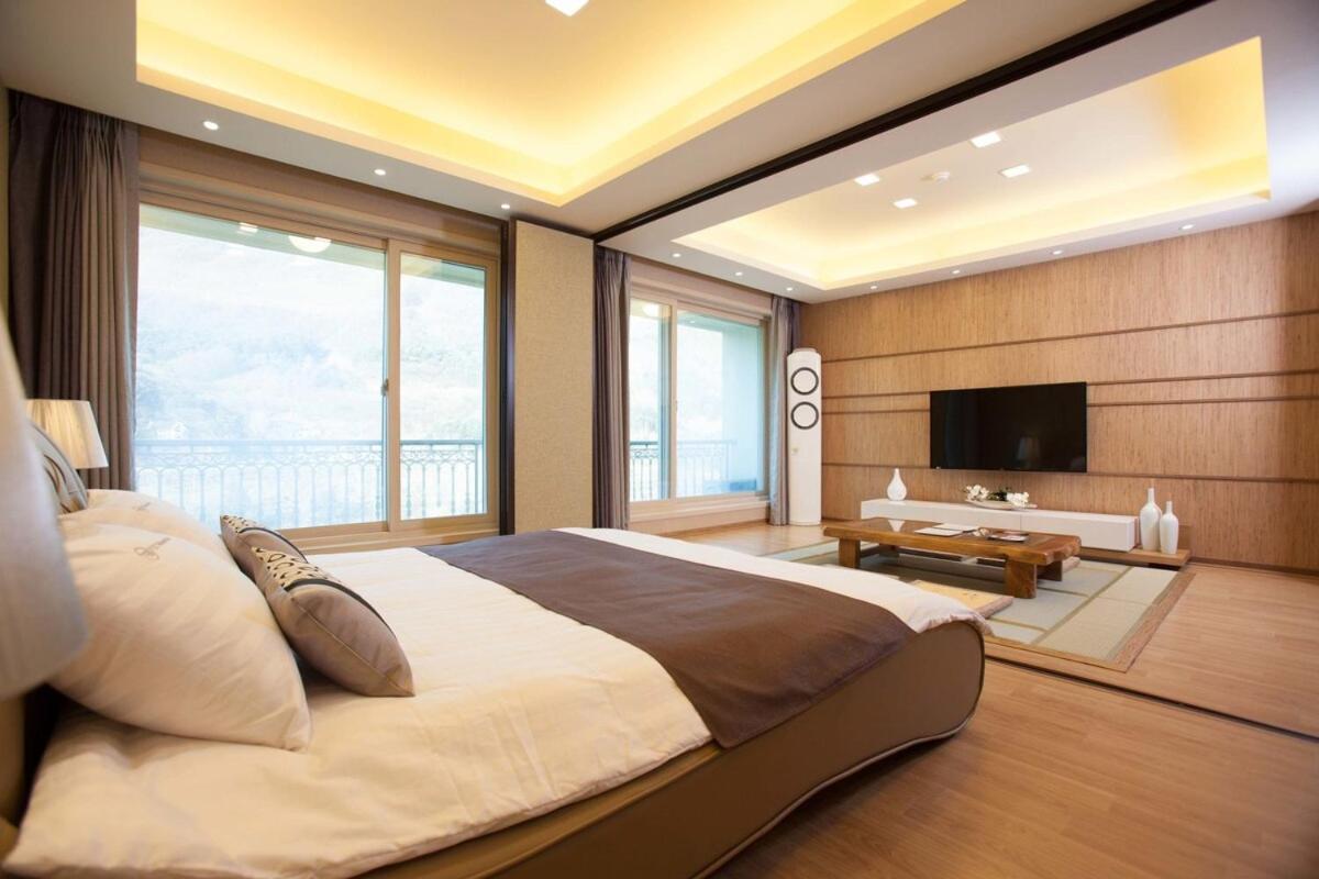 Cheongpyeong Family Hotel Gapyeong Bagian luar foto